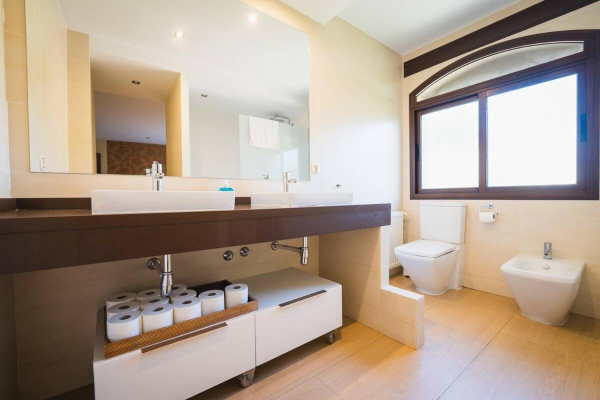 Precioso Con Piscina Y Pista De Padel Villa *